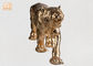 Polyresin รูปปั้นสัตว์ขนาดใหญ่ที่ทำด้วยทองคำสีบรอนซ์เสือรูปปั้นแกะสลักรูปปั้นตาราง